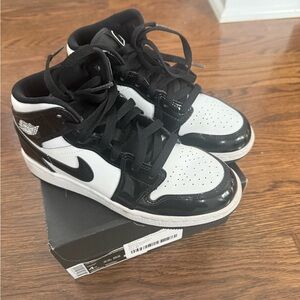 Air Jordan 1 Mid SE GS ‘All Star 2021” patent leather details size 4Y